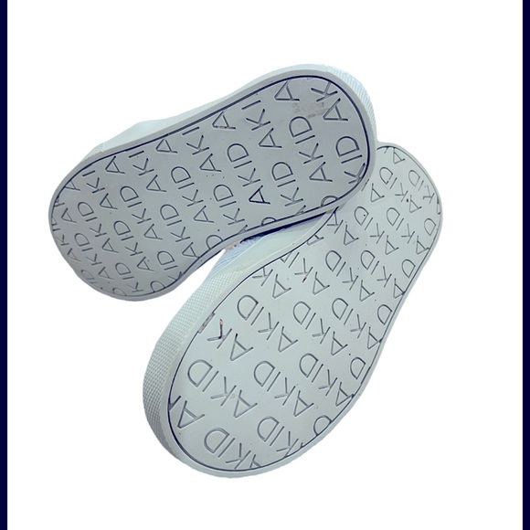 AKID Kids Slip Ons - Picture 3 of 5